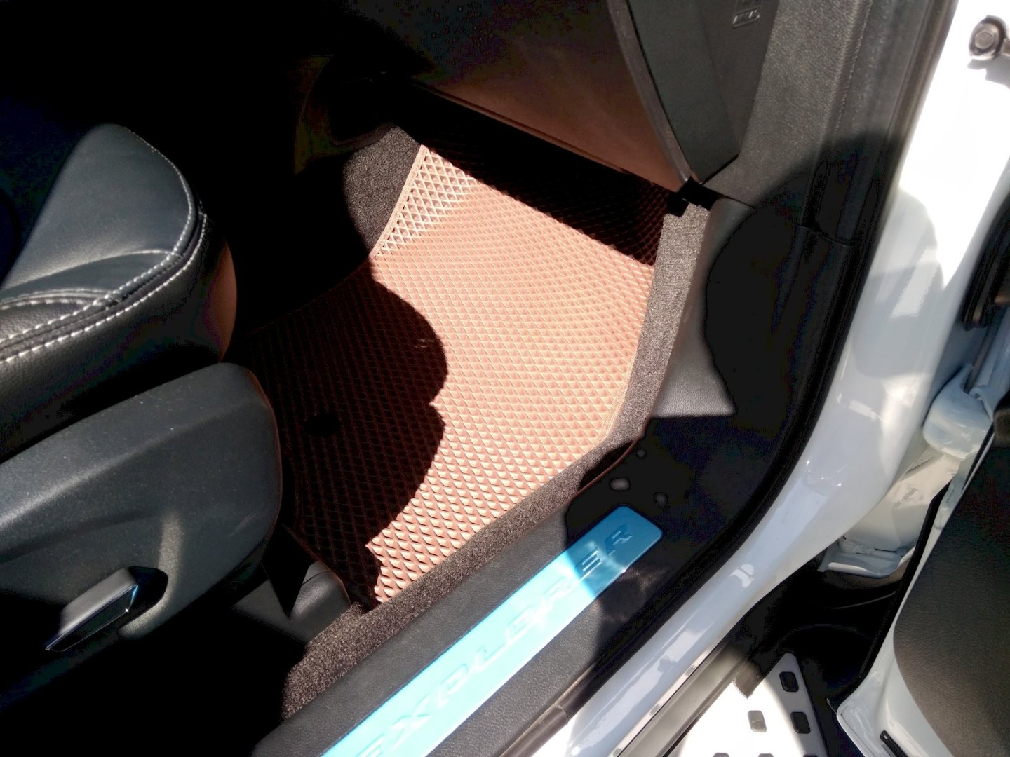 EVA автоковрики для Ford Explorer V 2014-2018 рестайлинг — aEAOjWBCBe4 resized